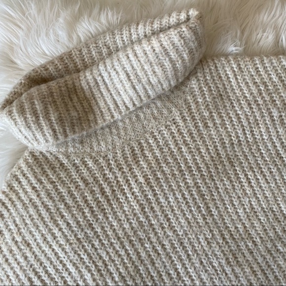 Target / Off White Wool Sweater / Size M - Picture 5 of 7